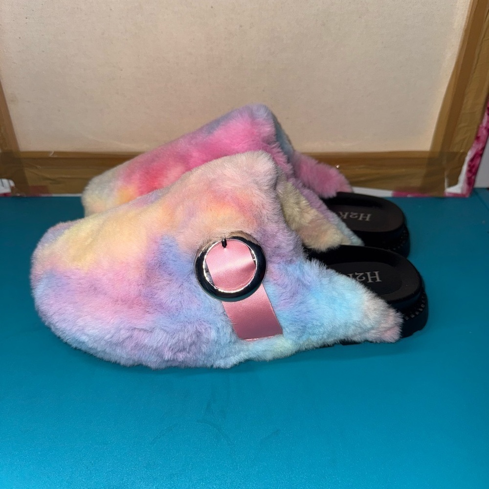 H2K Women's Colorful Furry Slippers - Picture 6 of 7